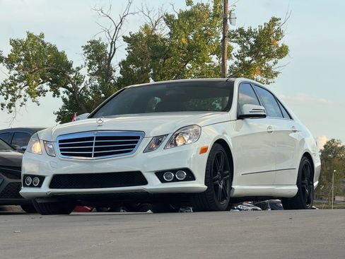 Used 2010 Mercedes-Benz E 350 4MATIC Sedan image 2