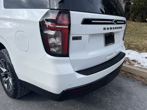 Used 2023 Chevrolet Suburban Z71 w/ Luxury Package image 92