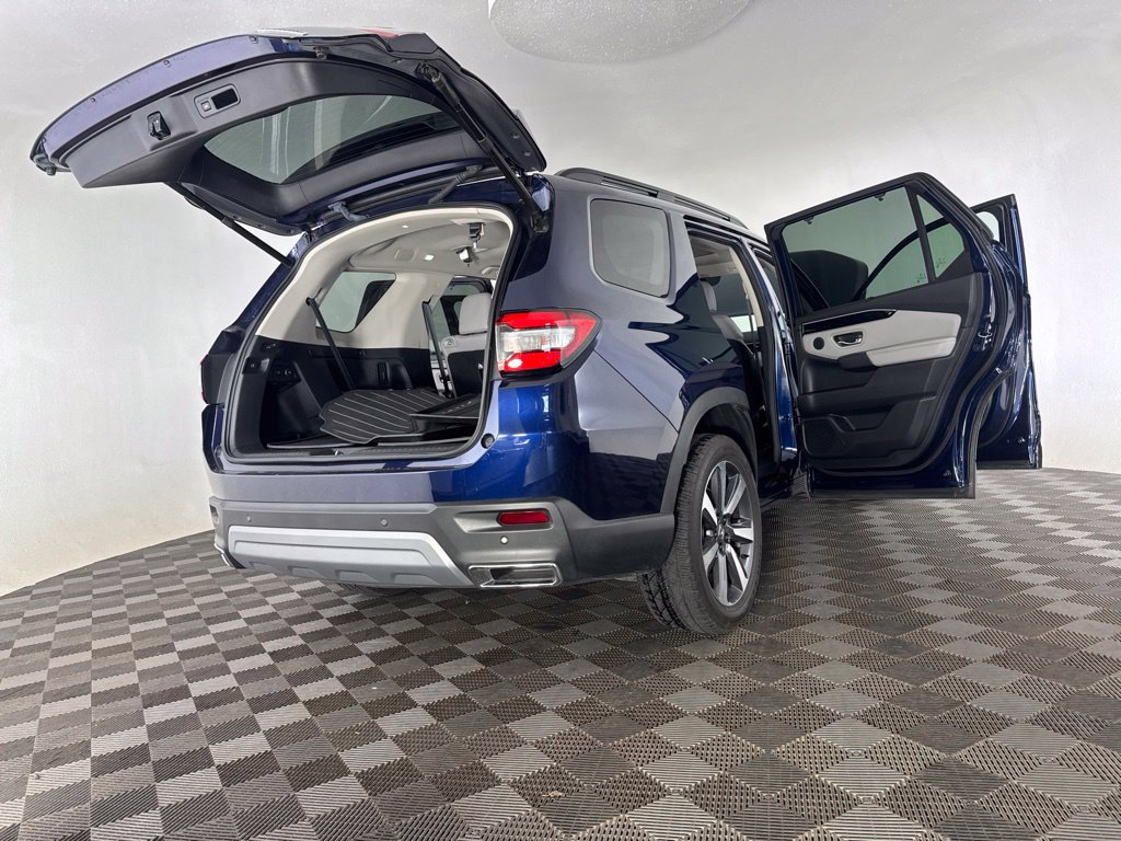 Used 2025 Honda Pilot Touring image 23