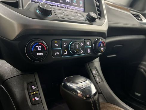 Used 2017 GMC Acadia SLE image 17