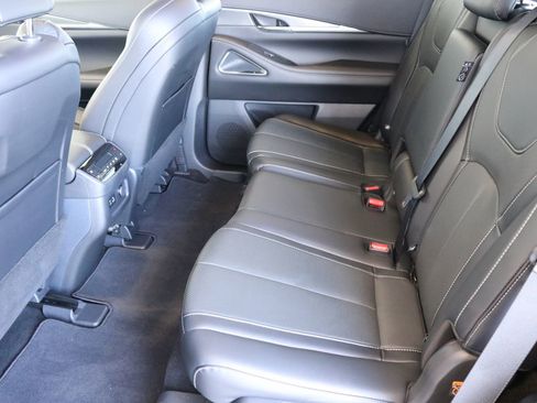 Certified 2023 INFINITI QX60 Luxe w/ Performance Audio Package image 25