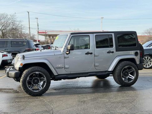 Used 2015 Jeep Wrangler Unlimited Sahara w/ Dual Top Group image 10
