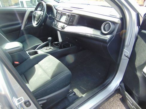 Used 2018 Toyota RAV4 XLE w/ Plus Extra Value Package image 5