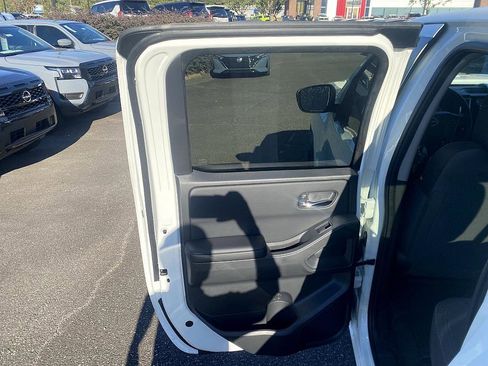 New 2026 Nissan Frontier SV image 22