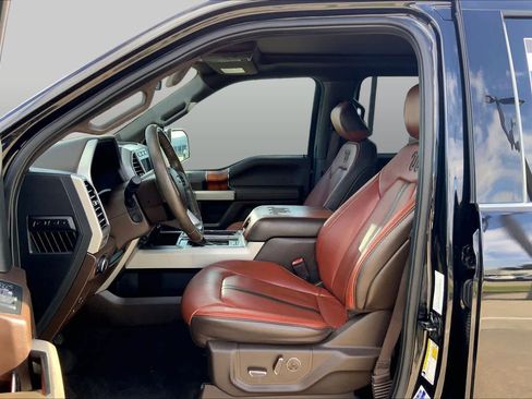 Used 2019 Ford F150 King Ranch w/ Equipment Group 601A Luxury AWD/4WD image 8