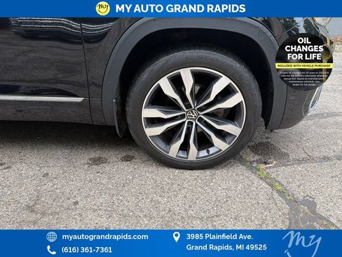 Used 2022 Volkswagen Atlas Cross Sport SEL Premium R-Line AWD/4WD image 32