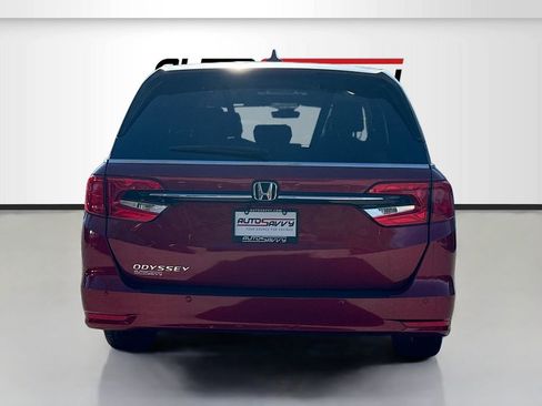 Used 2023 Honda Odyssey Touring image 6