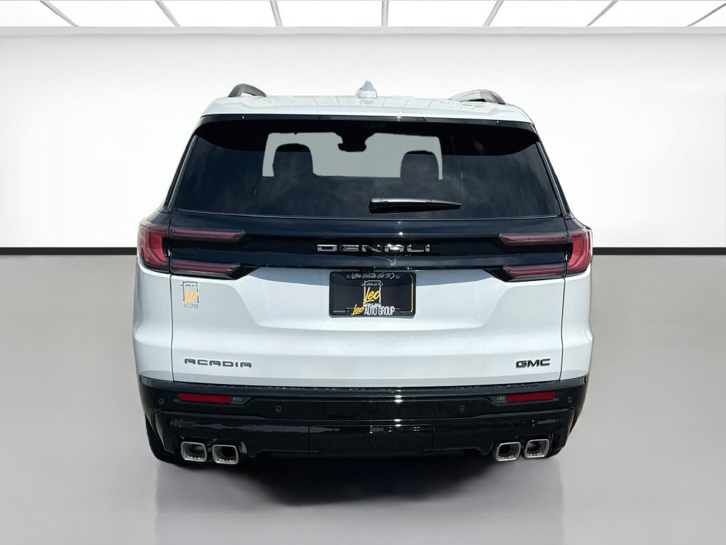 New 2027 GMC Acadia Denali Ultimate w/ LPO, Black Badging Package FWD image 6