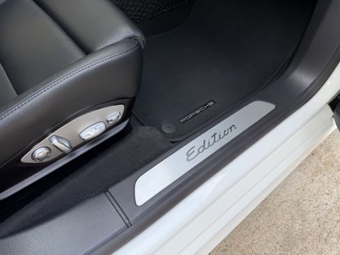 Used 2016 Porsche Panamera 4 Edition image 22