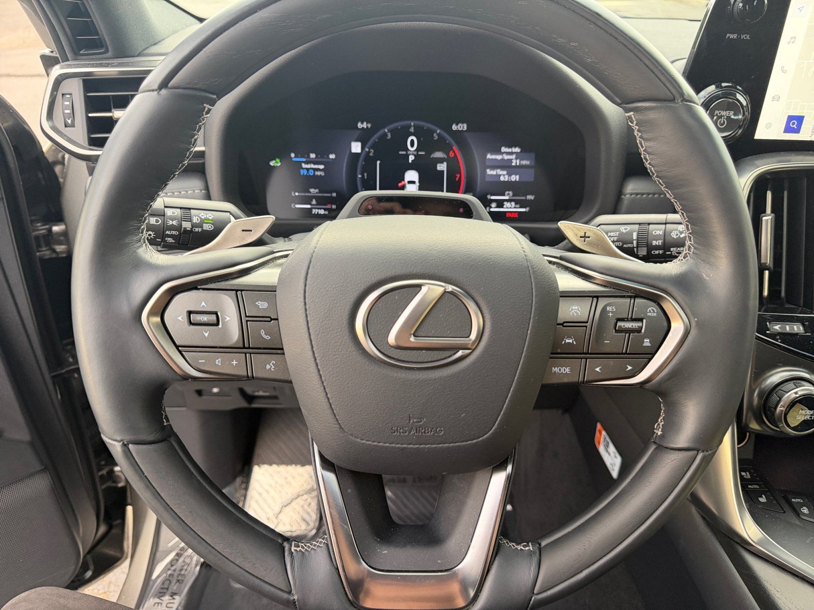 Used 2025 Lexus LX 700h Luxury w/ Accessory Package (Z1) AWD/4WD image 9