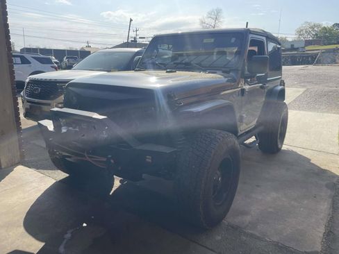 Used 2022 Jeep Wrangler Sport image 3