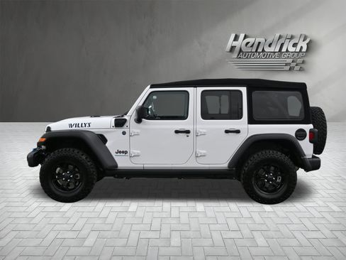 Used 2024 Jeep Wrangler Willys image 9