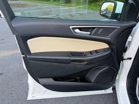 Certified 2024 Ford Edge SEL w/ Convenience Package AWD/4WD image 13