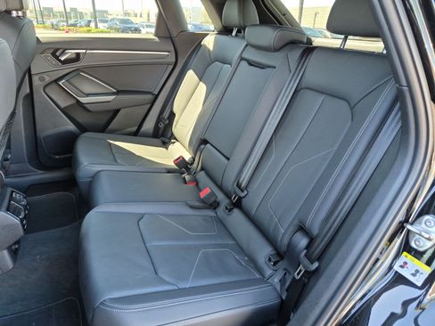 Used 2025 Audi Q3 2.0T Premium w/ Convenience Package AWD/4WD image 30