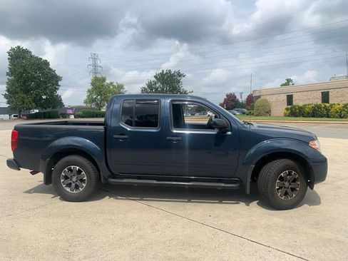 Used 2019 Nissan Frontier Desert Runner RWD image 8