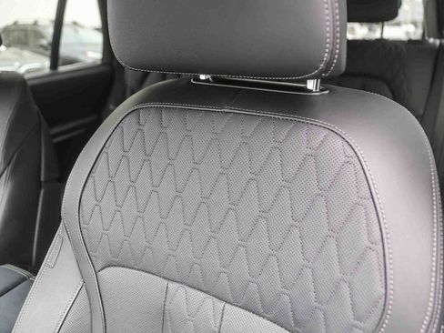 Used 2025 BMW X5 xDrive50e w/ Executive Package image 21