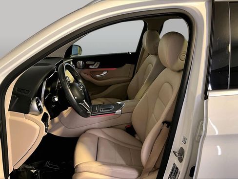 Used 2020 Mercedes-Benz GLC 300 4MATIC image 9