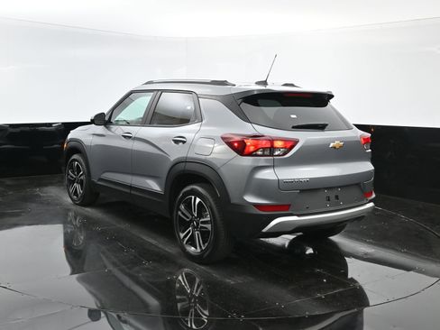 New 2025 Chevrolet TrailBlazer LT w/ Convenience Package FWD image 5