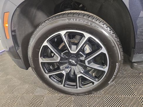 Certified 2025 Chevrolet Suburban RST w/ Comfort Package image 34