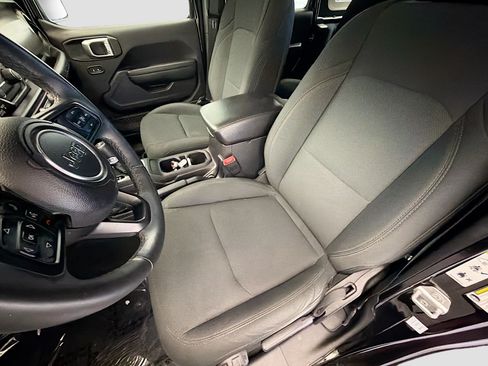 Used 2018 Jeep Wrangler Unlimited Sport S AWD/4WD image 11