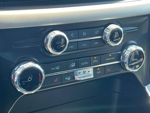 Used 2023 Ford F150 Lightning XLT AWD/4WD image 36