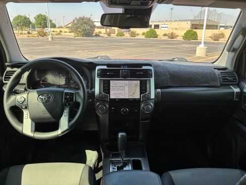 Used 2022 Toyota 4Runner SR5 Premium w/ Moonroof Package RWD image 11