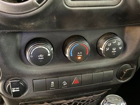 Used 2017 Jeep Wrangler Sport w/ Quick Order Package 24S AWD/4WD image 26