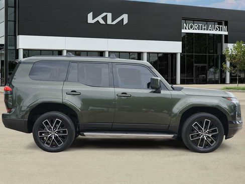 Used 2025 Lexus GX 550 w/ Cold Area Package AWD/4WD image 6