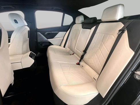 Used 2024 BMW 530i w/ Premium Package RWD image 17