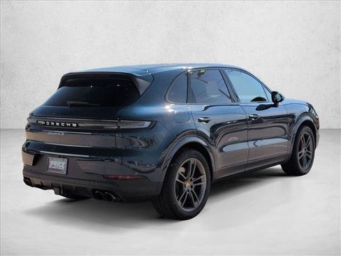 Used 2024 Porsche Cayenne S AWD/4WD image 5