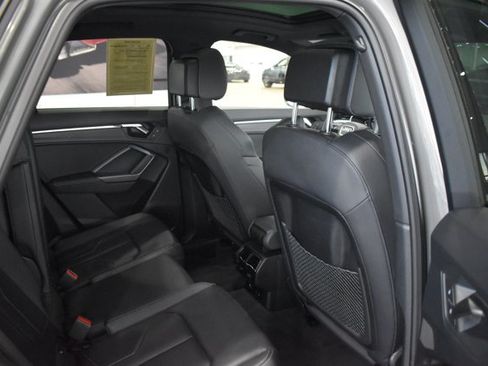 Used 2025 Audi Q3 2.0T Premium w/ Convenience Package AWD/4WD image 37