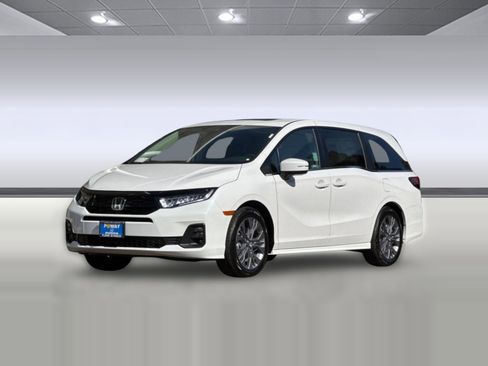 New 2026 Honda Odyssey Touring image 2