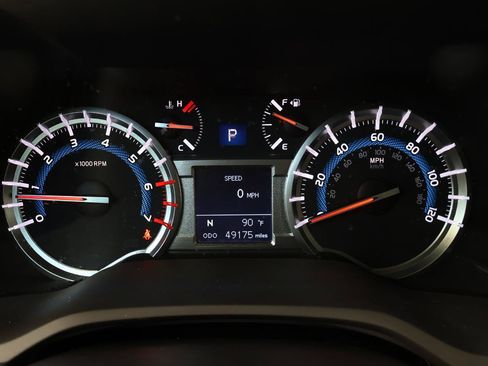 Used 2018 Toyota 4Runner Limited AWD/4WD image 26