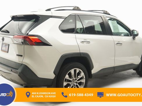Used 2021 Toyota RAV4 Limited image 6