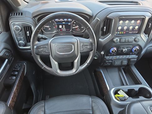 Used 2021 GMC Sierra 2500 Denali image 3