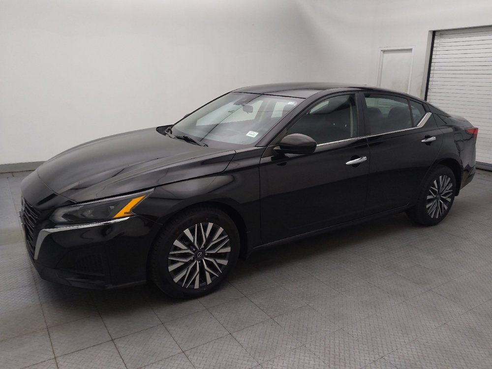 Used 2023 Nissan Altima 2.5 SV AWD/4WD image 2
