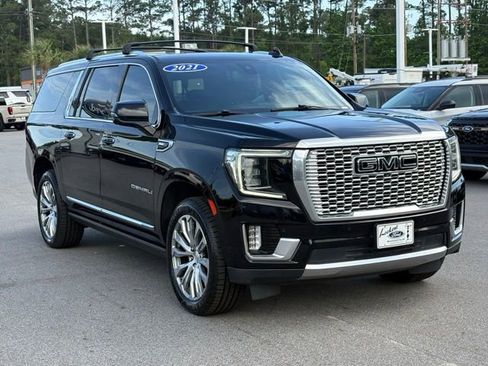 Used 2021 GMC Yukon XL Denali w/ Denali Premium Package AWD/4WD image 6