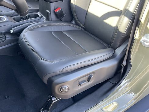 New 2025 Jeep Wrangler Unlimited Rubicon 392 image 17