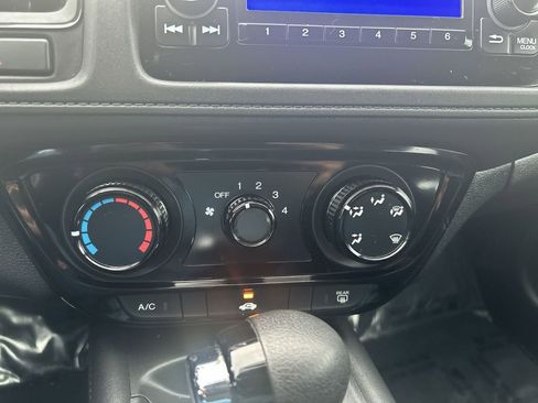 Used 2017 Honda HR-V LX image 18