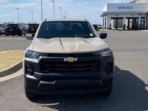 Used 2023 Chevrolet Colorado W/T image 2