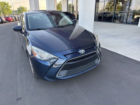 Used 2018 Toyota Yaris iA FWD image 3