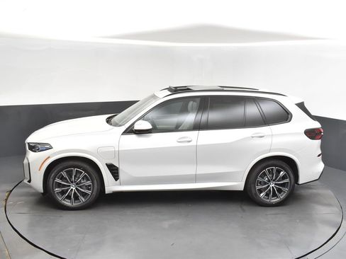Certified 2026 BMW X5 xDrive50e image 32