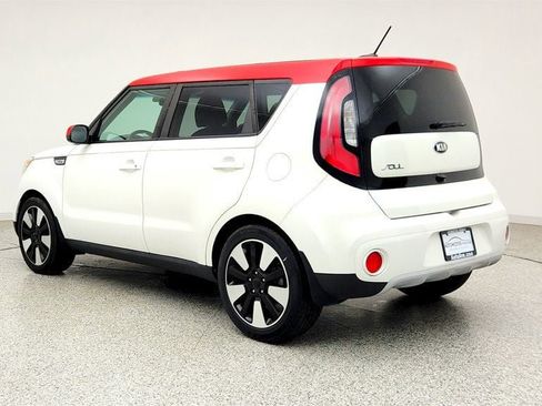 Used 2019 Kia Soul + FWD image 13