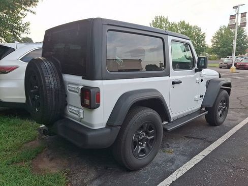 Used 2023 Jeep Wrangler Sport AWD/4WD image 7