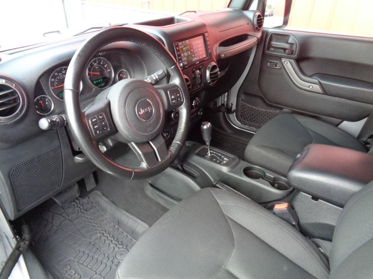 Used 2018 Jeep Wrangler Unlimited Sport S AWD/4WD image 2