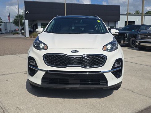 Certified 2022 Kia Sportage EX w/ EX Technology Package FWD image 3