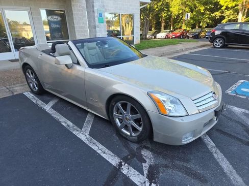 Used 2006 Cadillac XLR RWD image 4