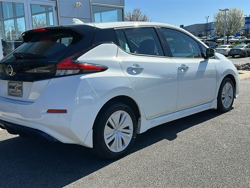 Certified 2022 Nissan Leaf S image 7