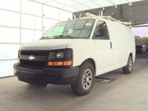 Used 2009 Chevrolet Express 1500 RWD image 3