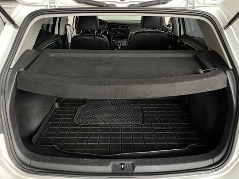 Used 2017 Volkswagen e-Golf SEL Premium image 28